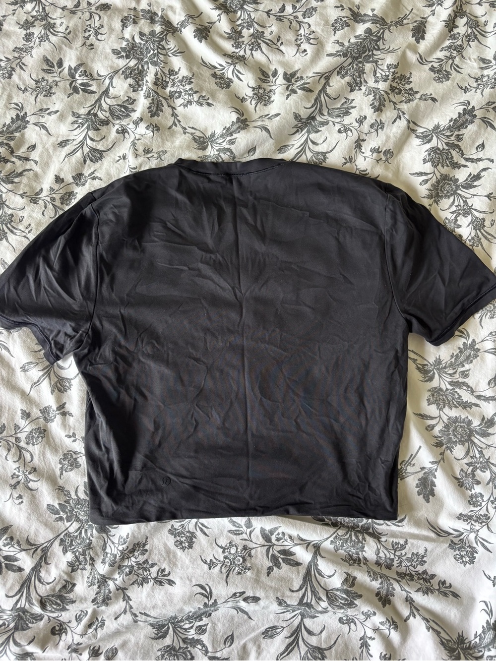 Lululemon Crewneck Cropped T-Shirt - Picture 3 of 3